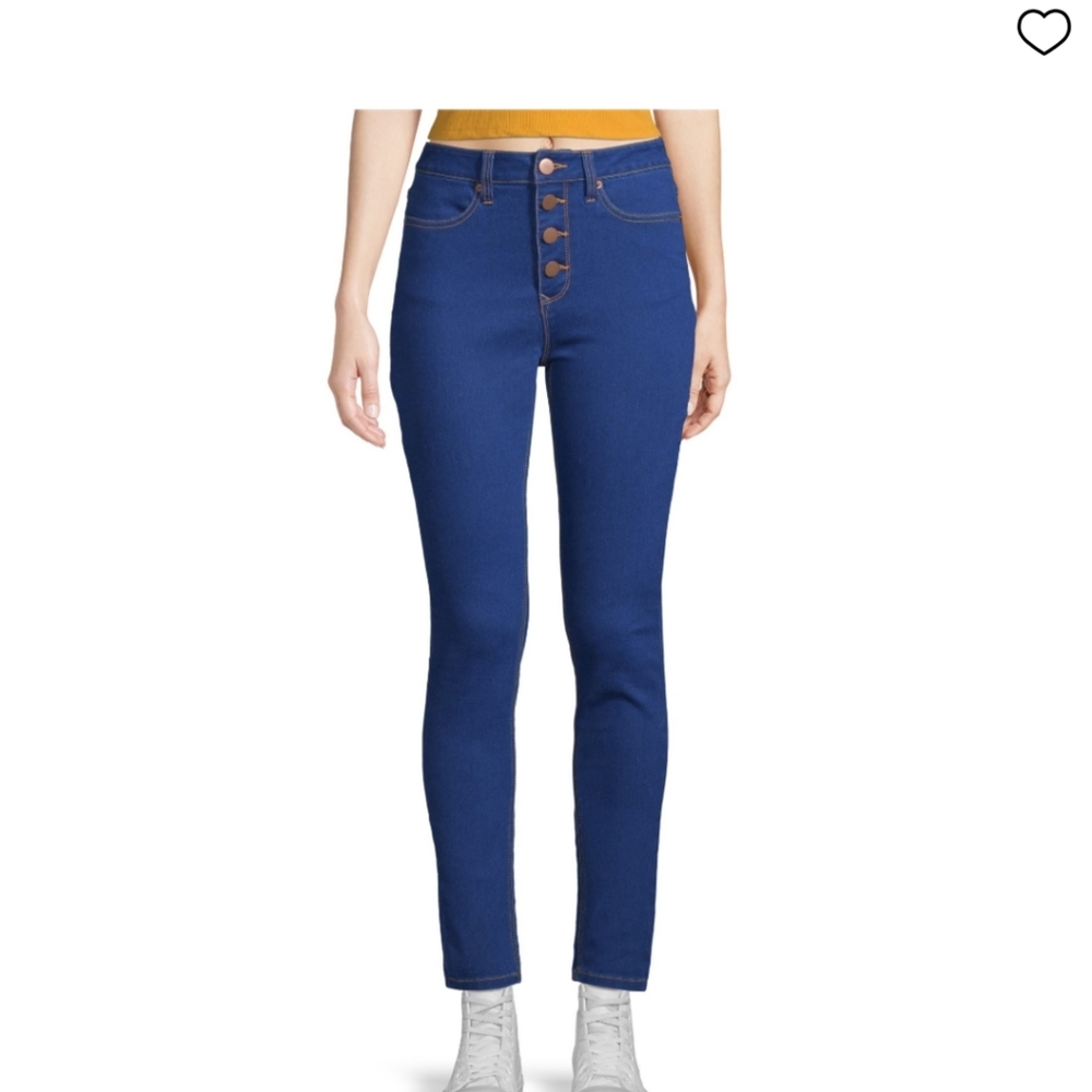 No Boundaries 4 button dark wash high rise sk. Jns